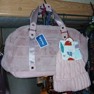 ✨FLASH SALE✨ Cynthia Rowley Cream Faux Fur Tote & Knit Hat Gift Set NWT